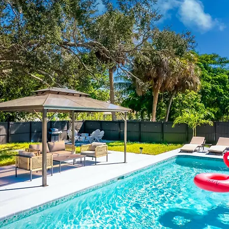 When In Naples!!! Pool Villa-Attached, 3 Miles To The Beach Exterior photo