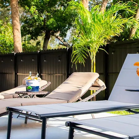 When In Naples!!! Pool Villa-Attached, 3 Miles To The Beach Exterior photo